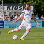 Saubere Haltung beim Flugball: VfL-Kapitän Christoph Hartmann. Foto: Marko Förster