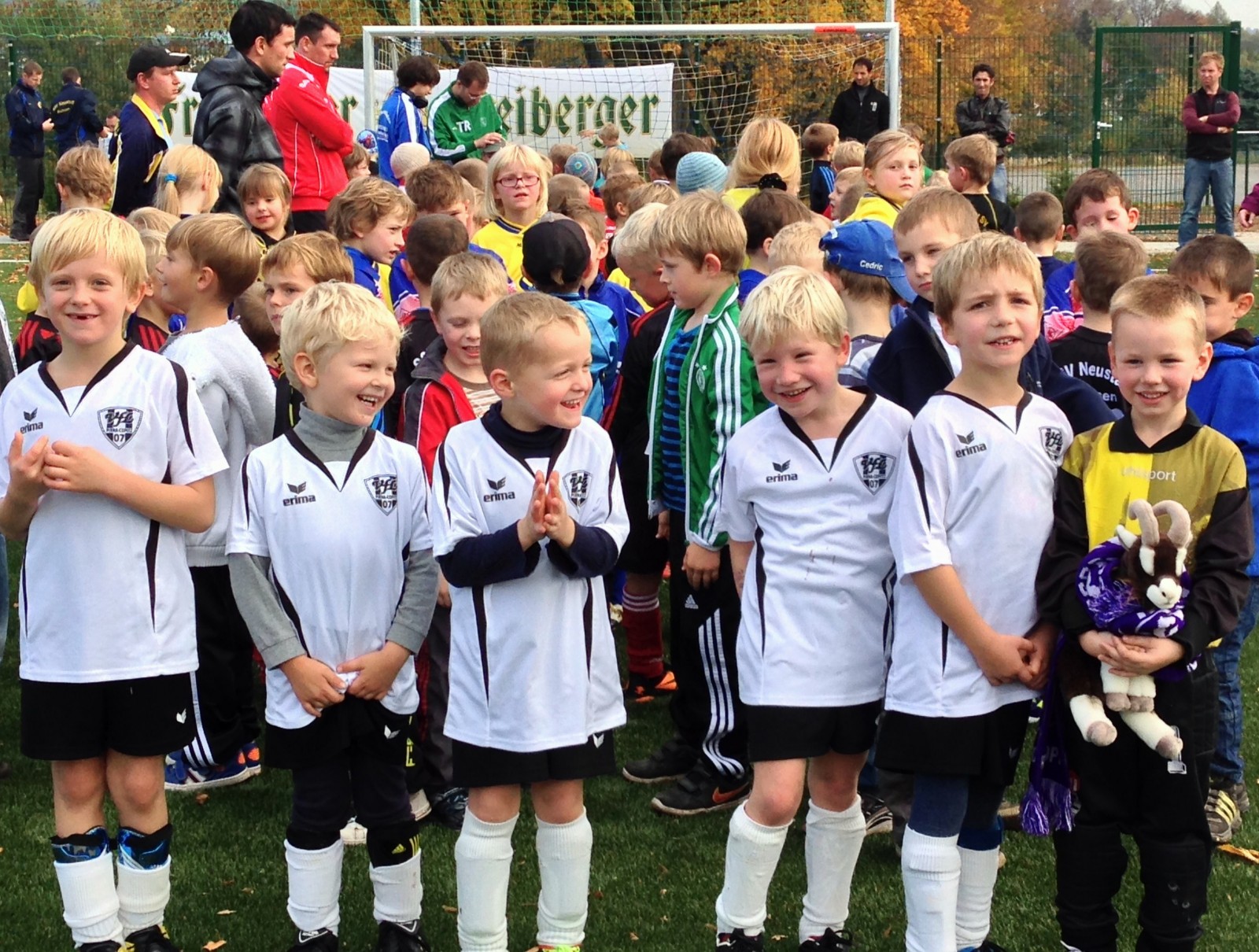 Kleine Talente: Die G-Junioren 2013/2014. Foto: VfL